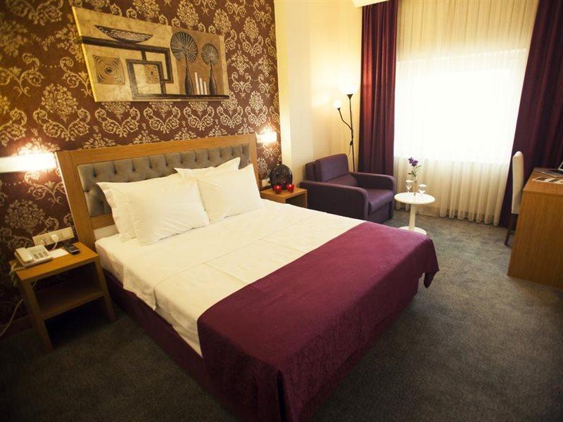 Helikon Business Hotel 3*