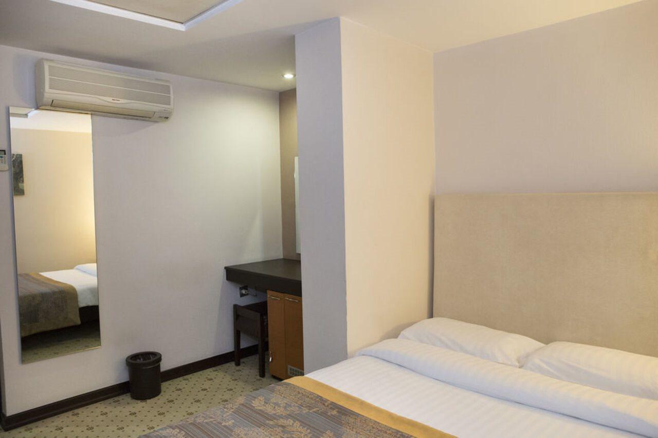 Zoe Hotel