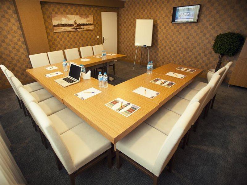 Helikon Business Otel 3*