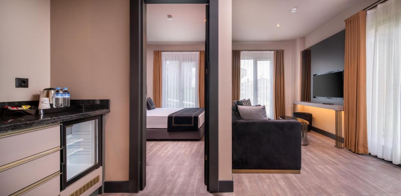 Hotel Menalo Premium Airport 5*