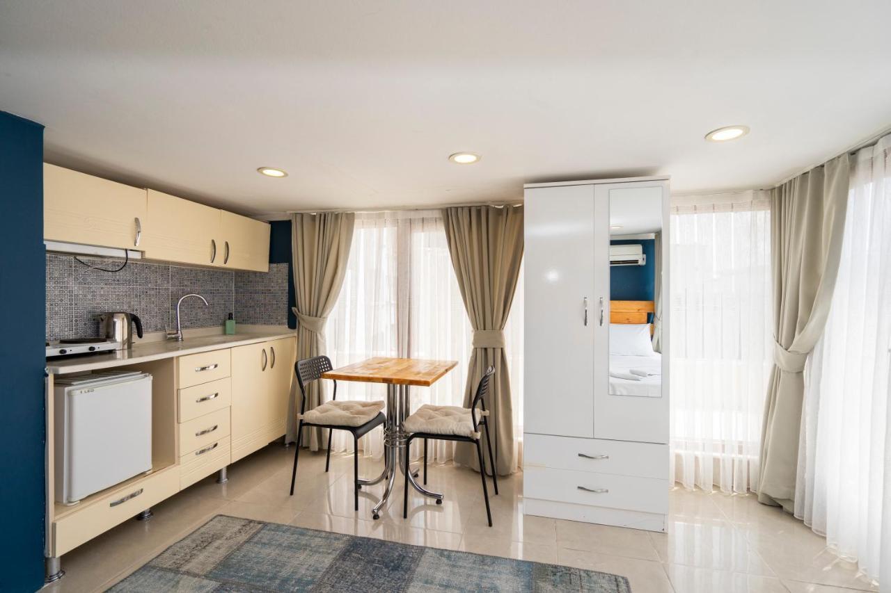 La Luna Suites *
