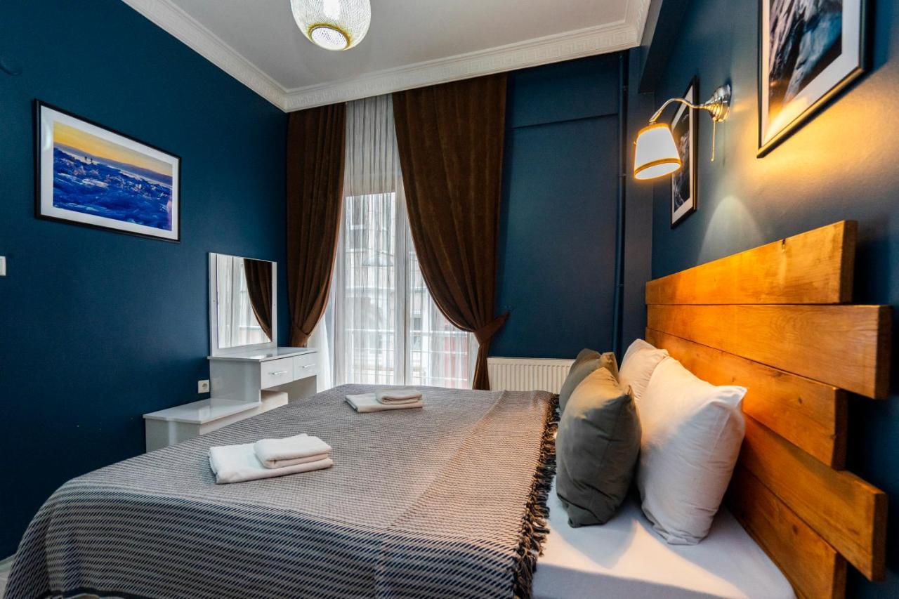 La Luna Suites *