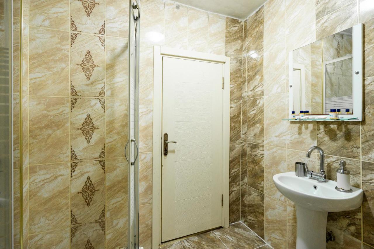 La Luna Suites *