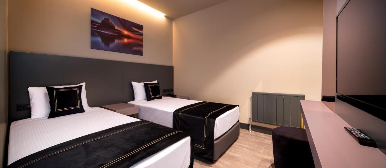 Hotel Menalo Premium Airport 5*