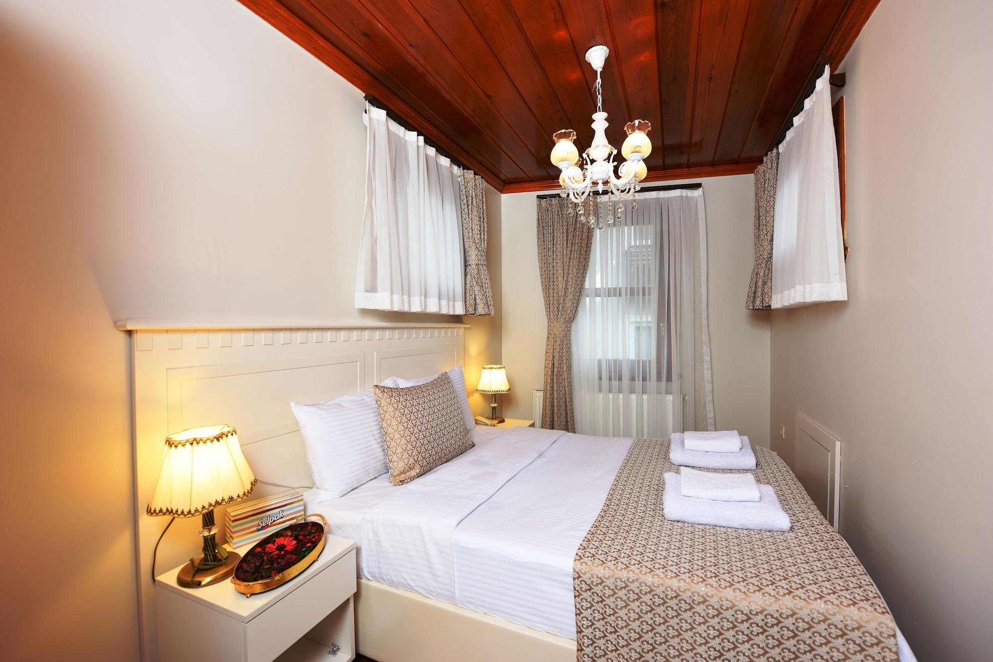 Elyka Hotel 2*