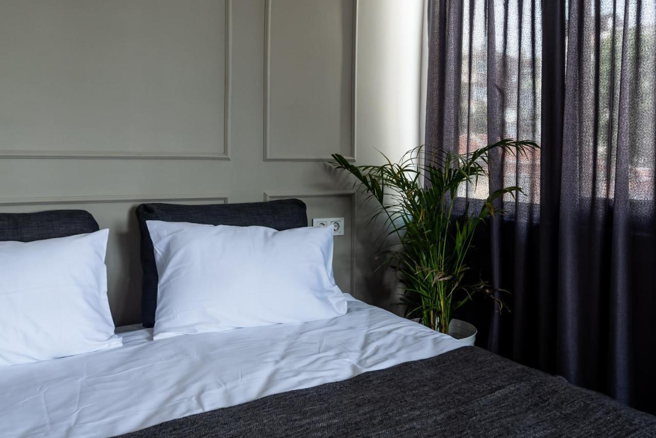 Intro Hotel