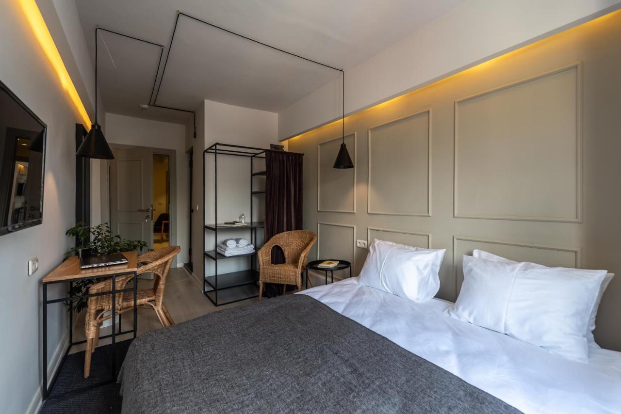 Hotel Intro