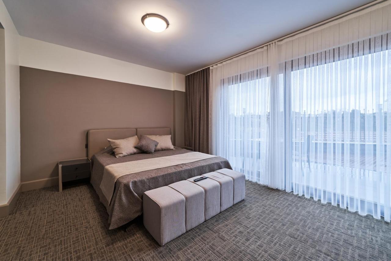 Hotel Selini Airport *