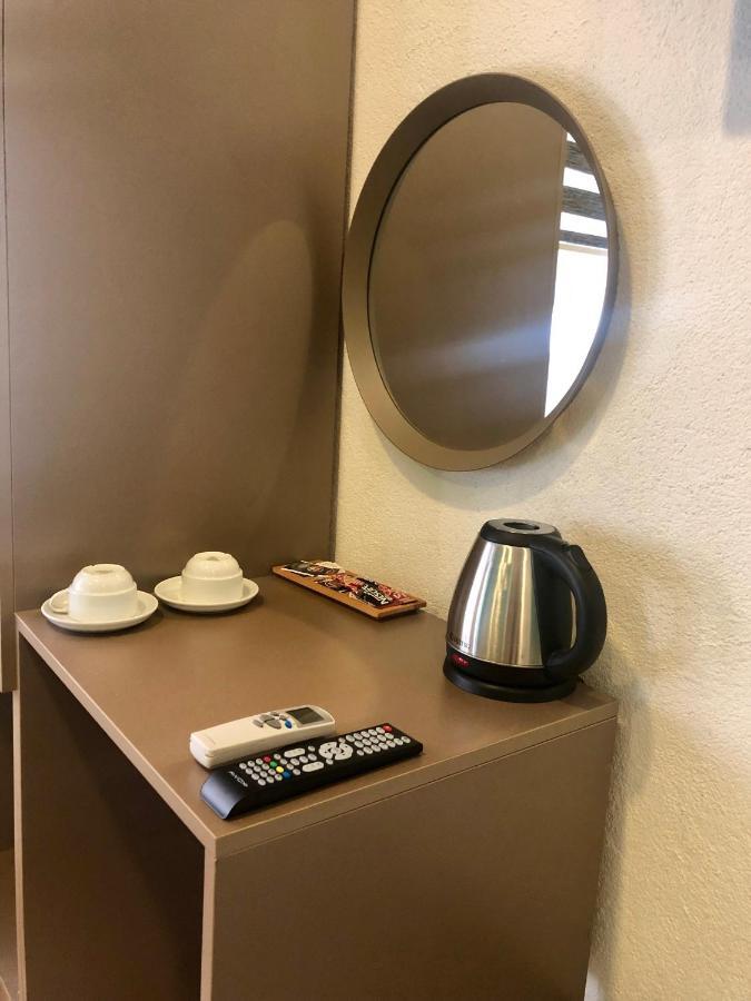 Teodori Suites *