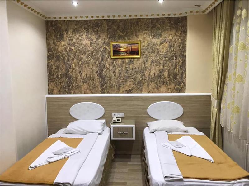 Hotel Grand Oral 3*