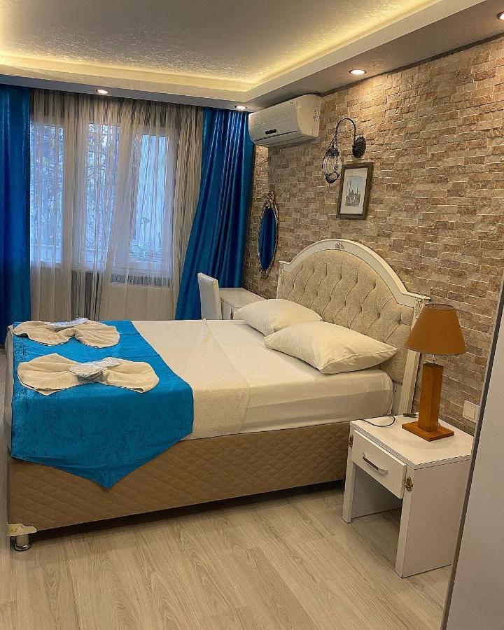 Elisa 3 Istanbul