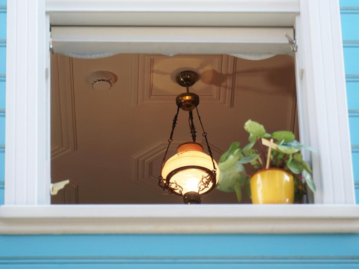 Tilas - In 19th Century Wooden Townhouse,kadikoy *