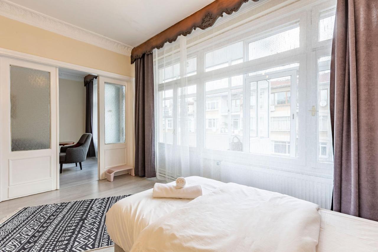 Charming Surrounded By Vibrant Attractions In Kadikoy Apartment *
