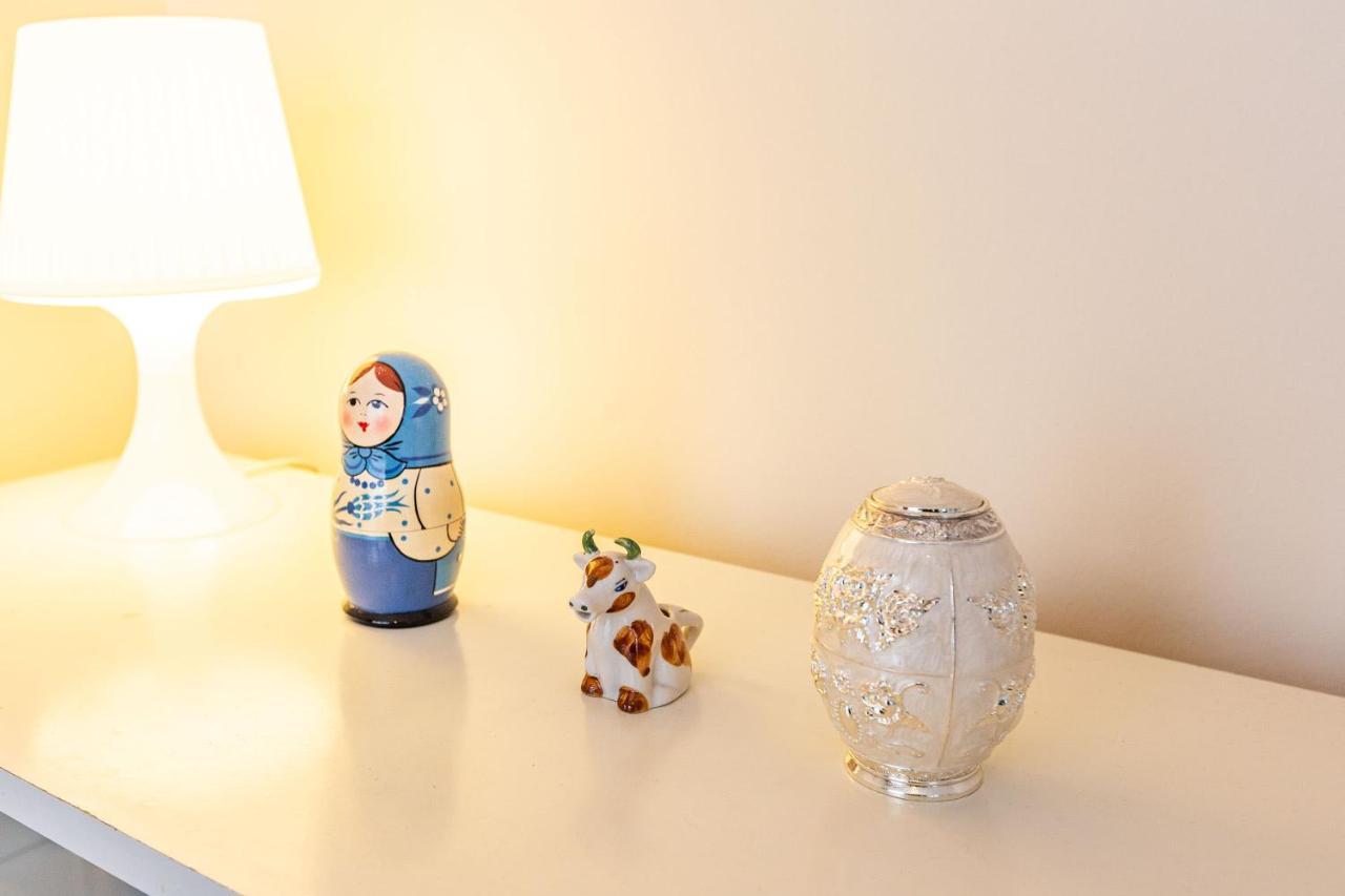 Charming Surrounded By Vibrant Attractions In Kadikoy Apartment