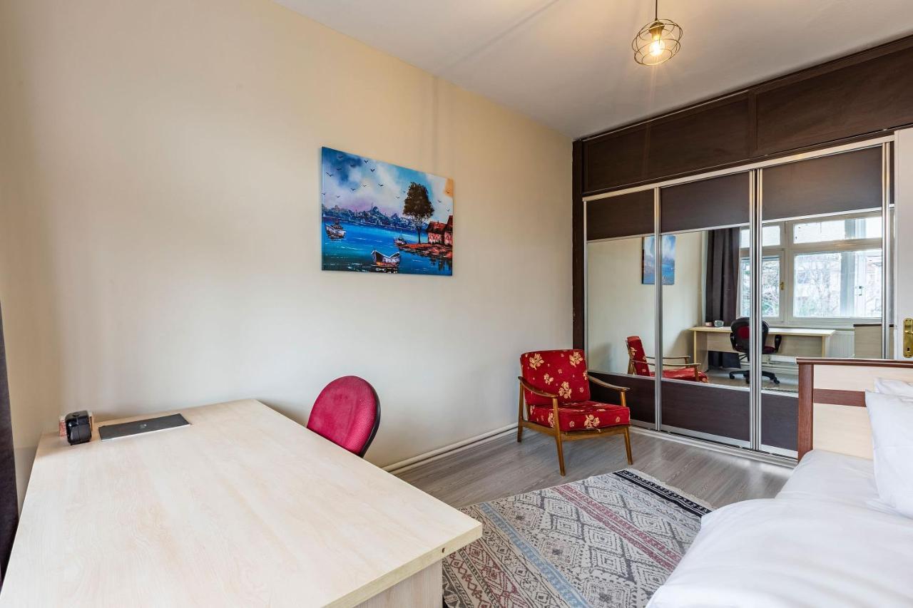 Apartment Charming Surrounded By Vibrant Attractions In Kadikoy