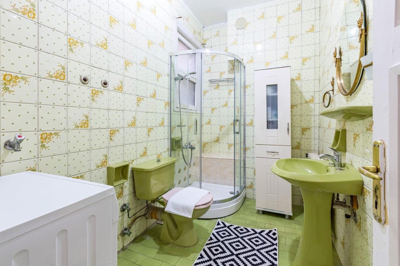 Apartment Charming Surrounded By Vibrant Attractions In Kadikoy