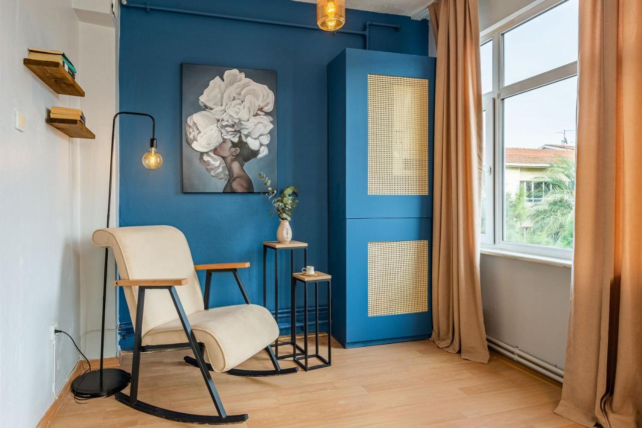 Contemporary Apartment *