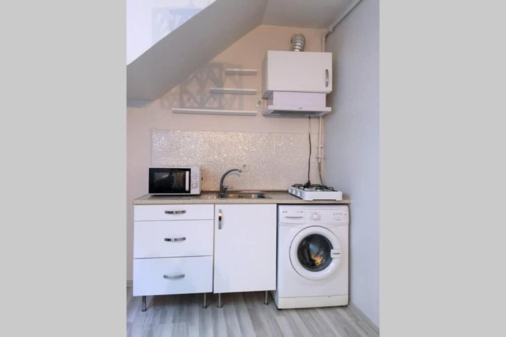 Apartment Small Semi Basement Floor