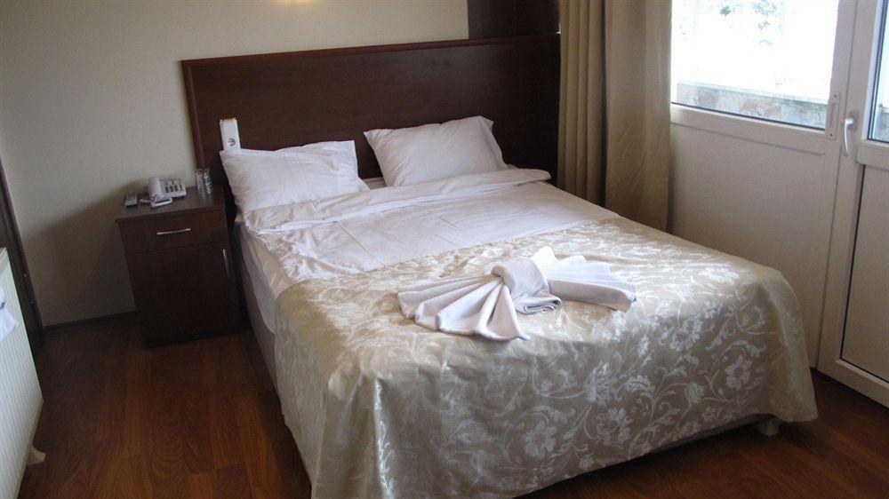 Aquarium Hotel 3*