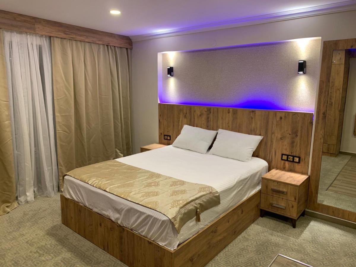 Hotel Nour & *