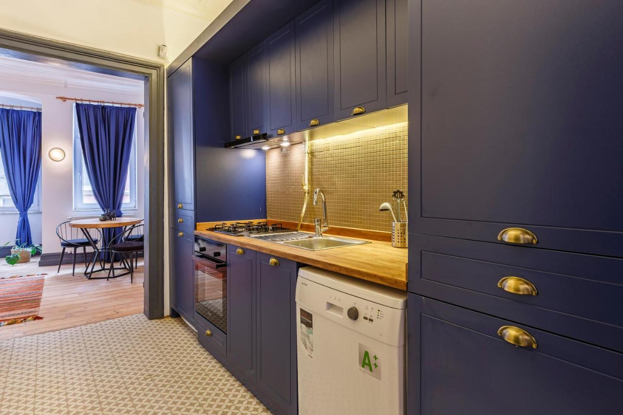 1 Bedroom Renovated House In Taksim Apartment