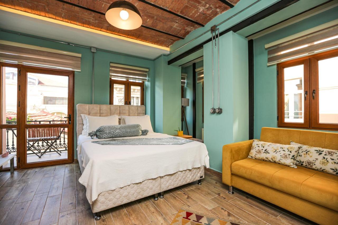 No 8 Galata *