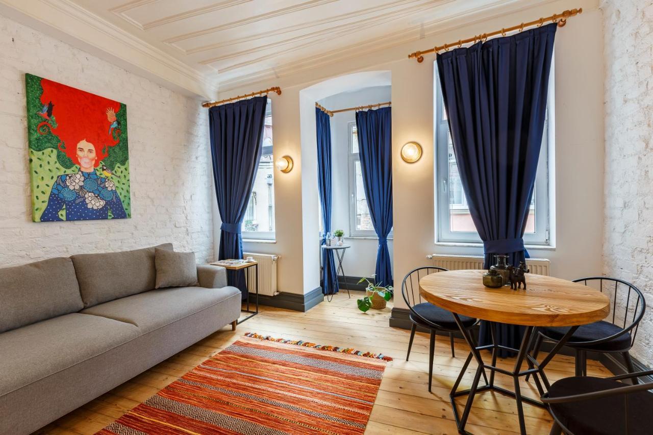 Apartment 1 Bedroom Renovated House In Taksim