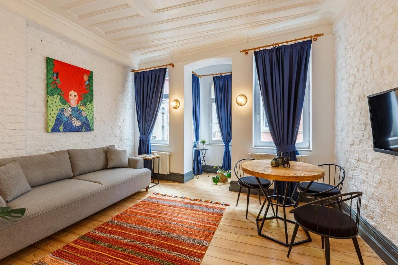 1 Bedroom Renovated House In Taksim Istanbul