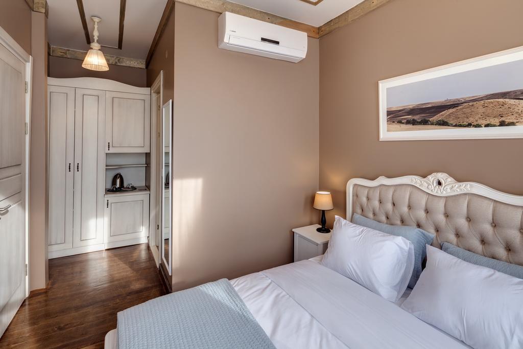 Loka Hotel