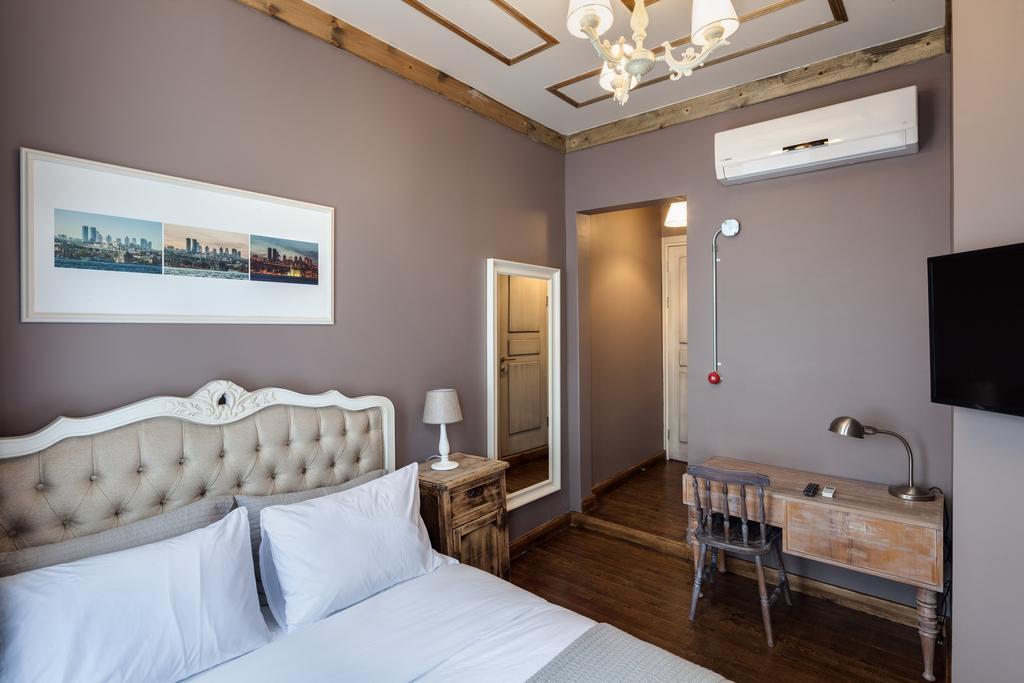 Loka Hotel
