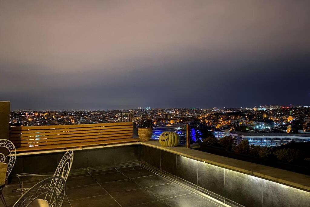 Apartamento Unique Loft With 2 Bedroom 2 Terraces And Amazing 360 Views! Istambul