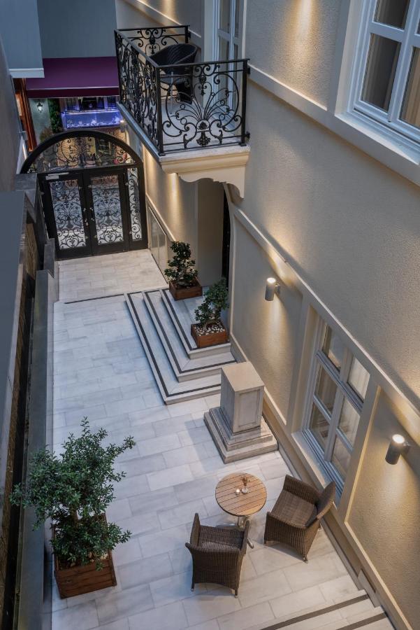 Akka Taksim-special Class
