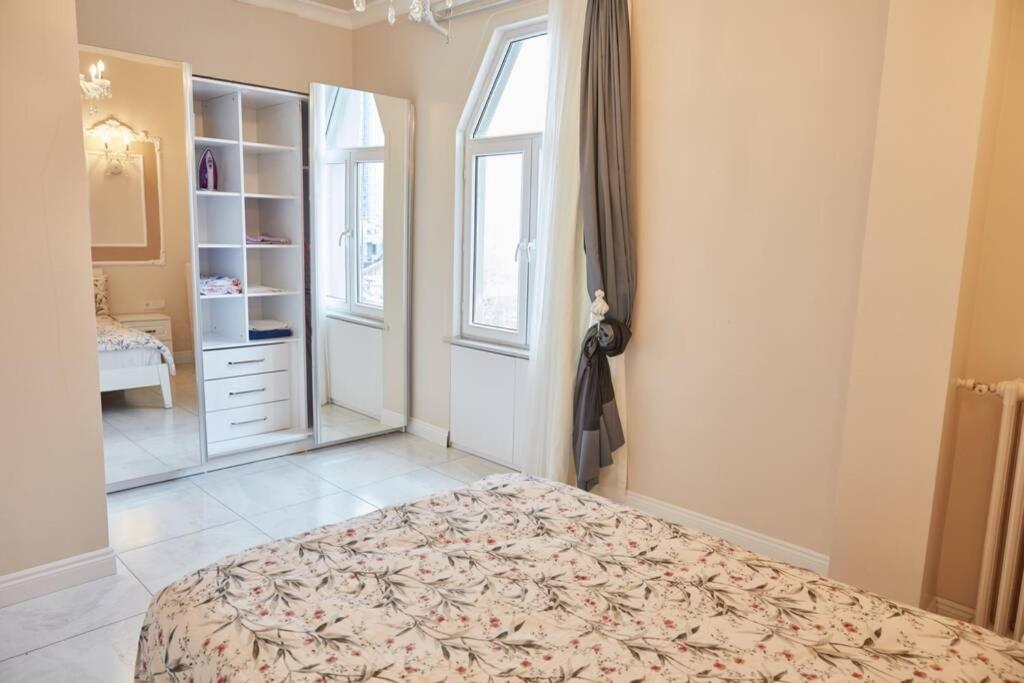 Taksim Square Apartment, Great View, Luxury * Istanbul