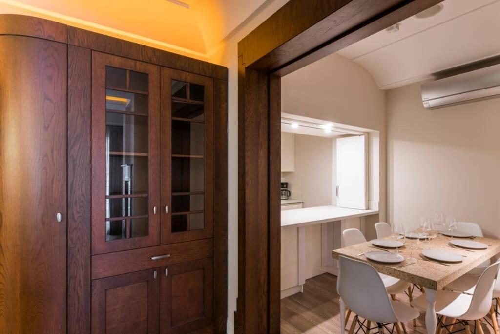 Wonder Homes - Ultra-modern Flat, 3 Bedroom & 1 Min To Taksim Square Istanbul