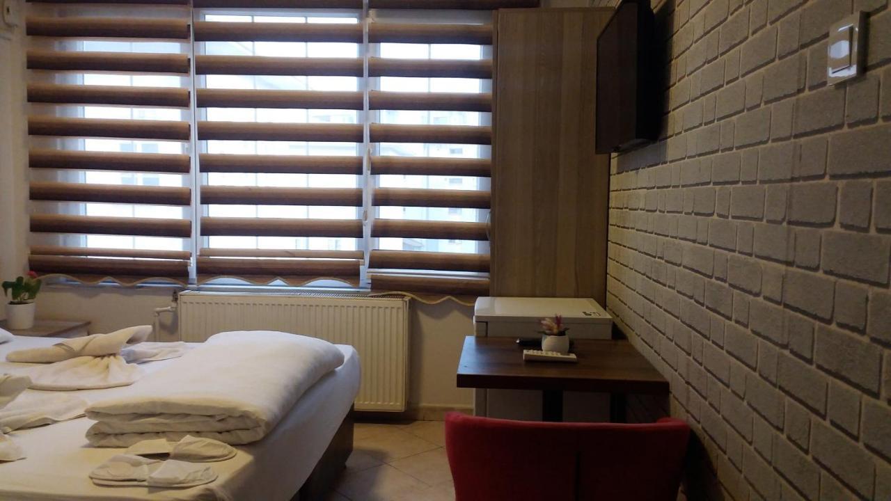 Kiwi Hotel