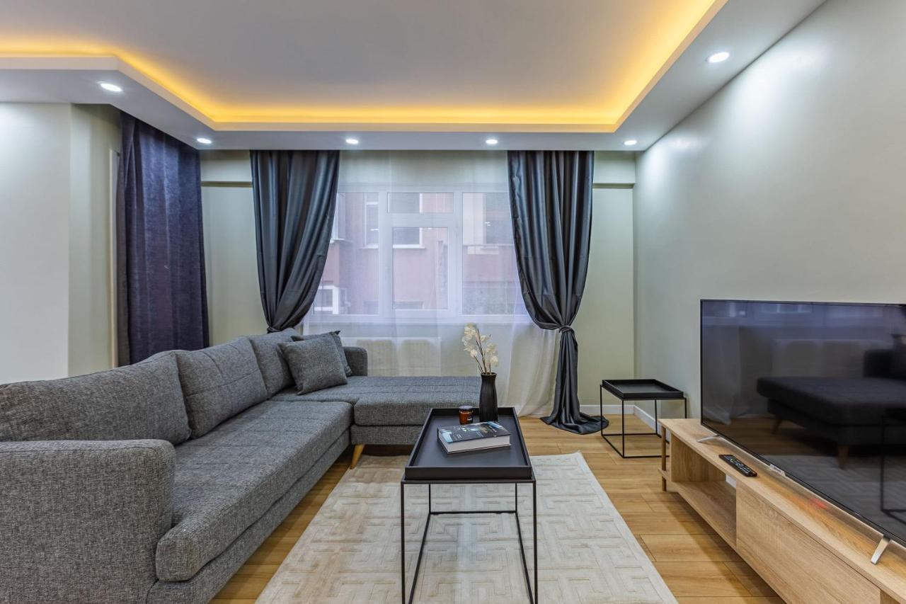 Modern And Well Designed Near Public Transportation In Maltepe Istanbul