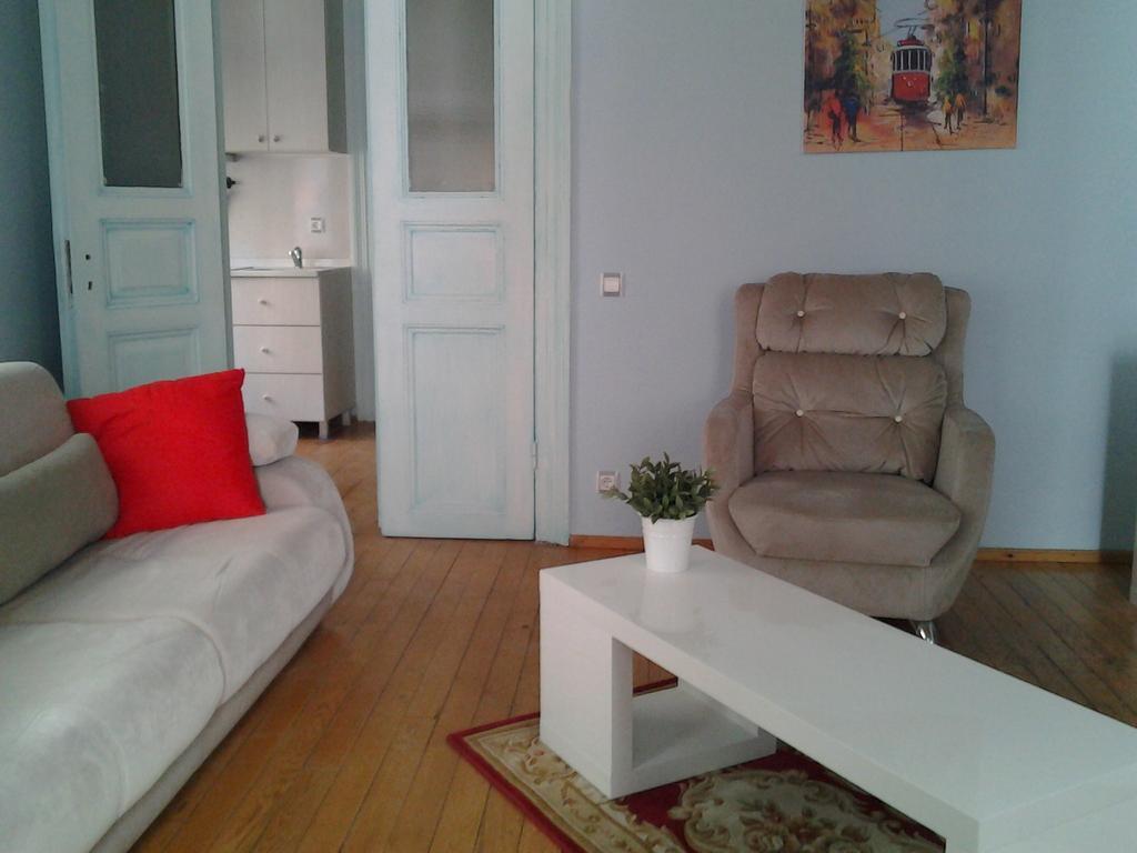 Aretias Antique House