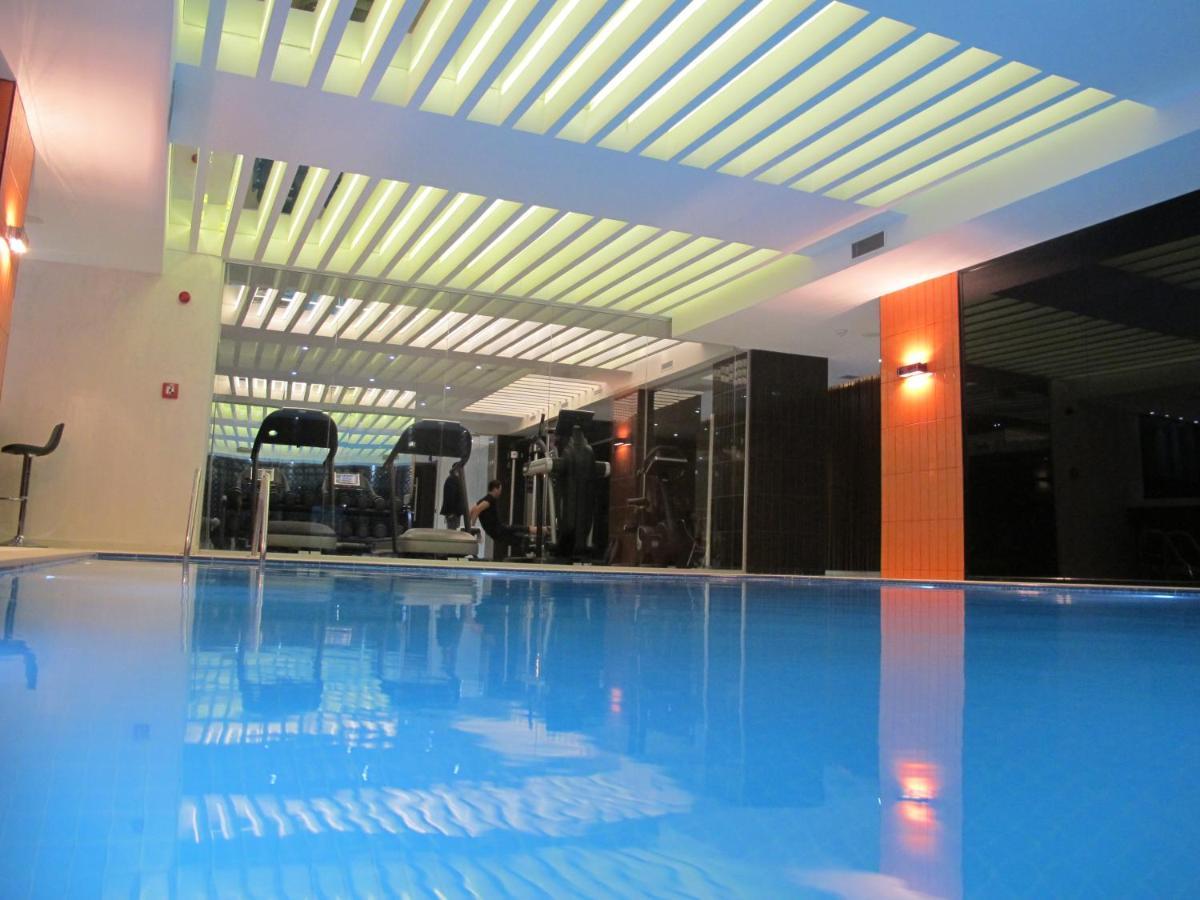 Hotel Victory & 4*