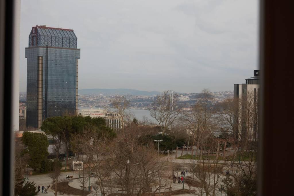 Taksim Square Apartment, Great View, Luxury Istanbul