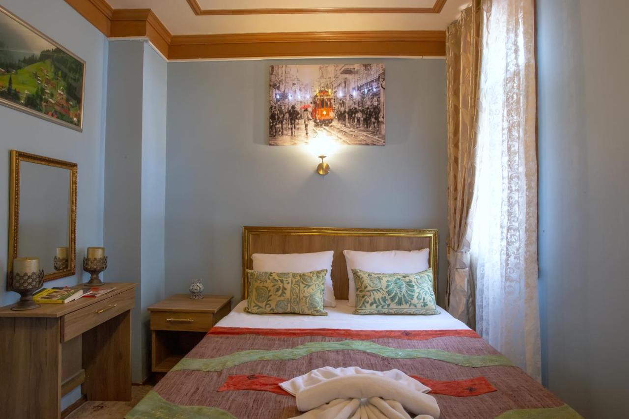 Hotel April