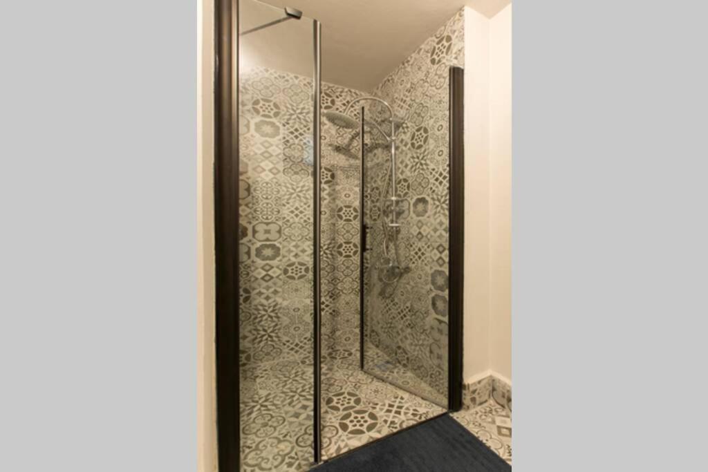 Centrally Located Huge In Cihangir Apartment Istanbul
