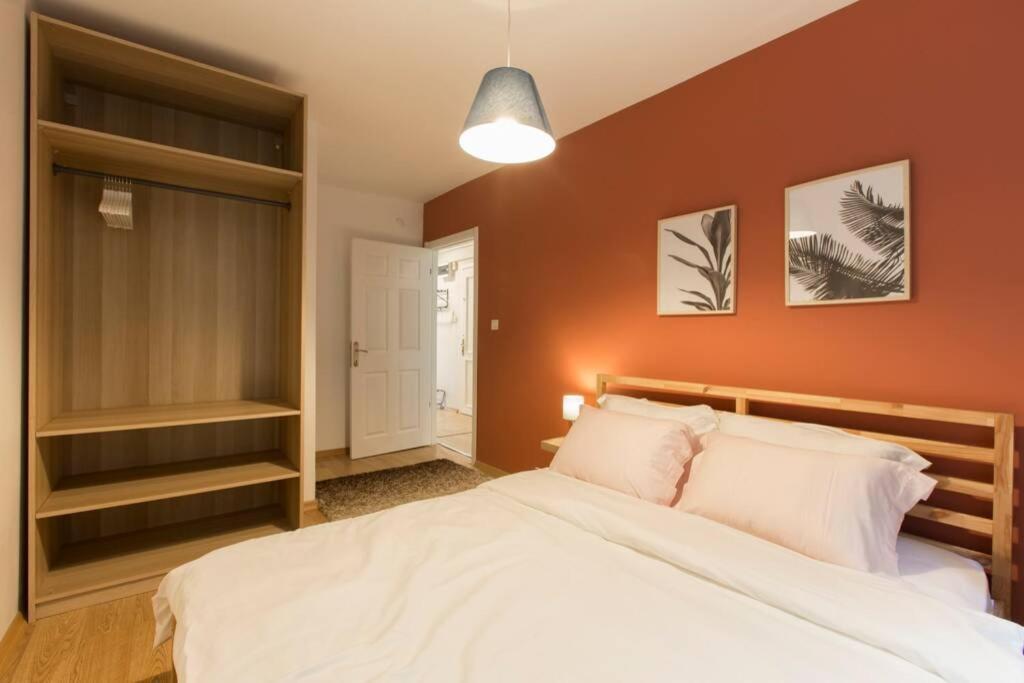 Centrally Located Huge In Cihangir * Istanbul