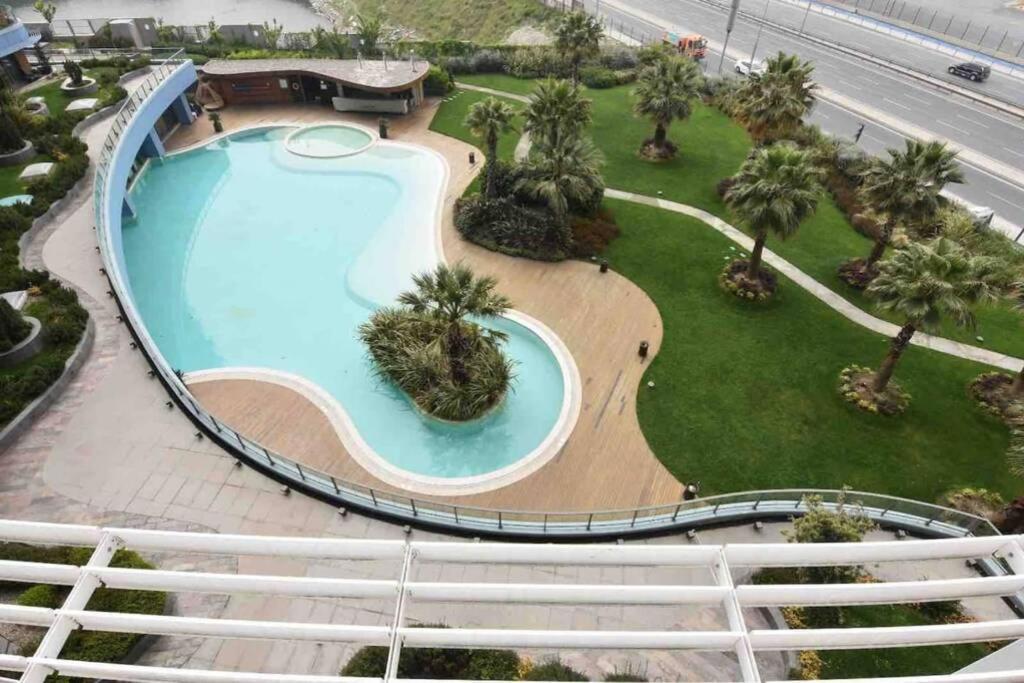 Hotel Lux 2 With Seaview In Center Istanbul