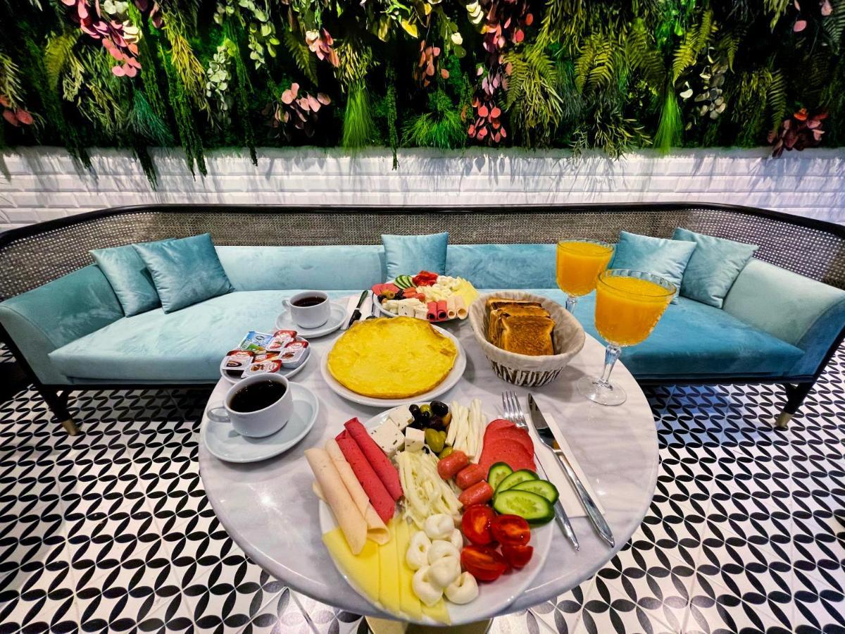 Weingart Hotel