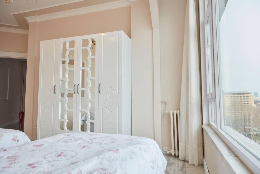 Taksim Square Apartment, Great View, Luxury Istanbul