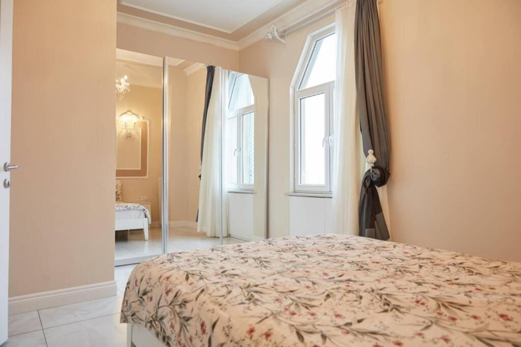 Apartment Taksim Square Apartment, Great View, Luxury *