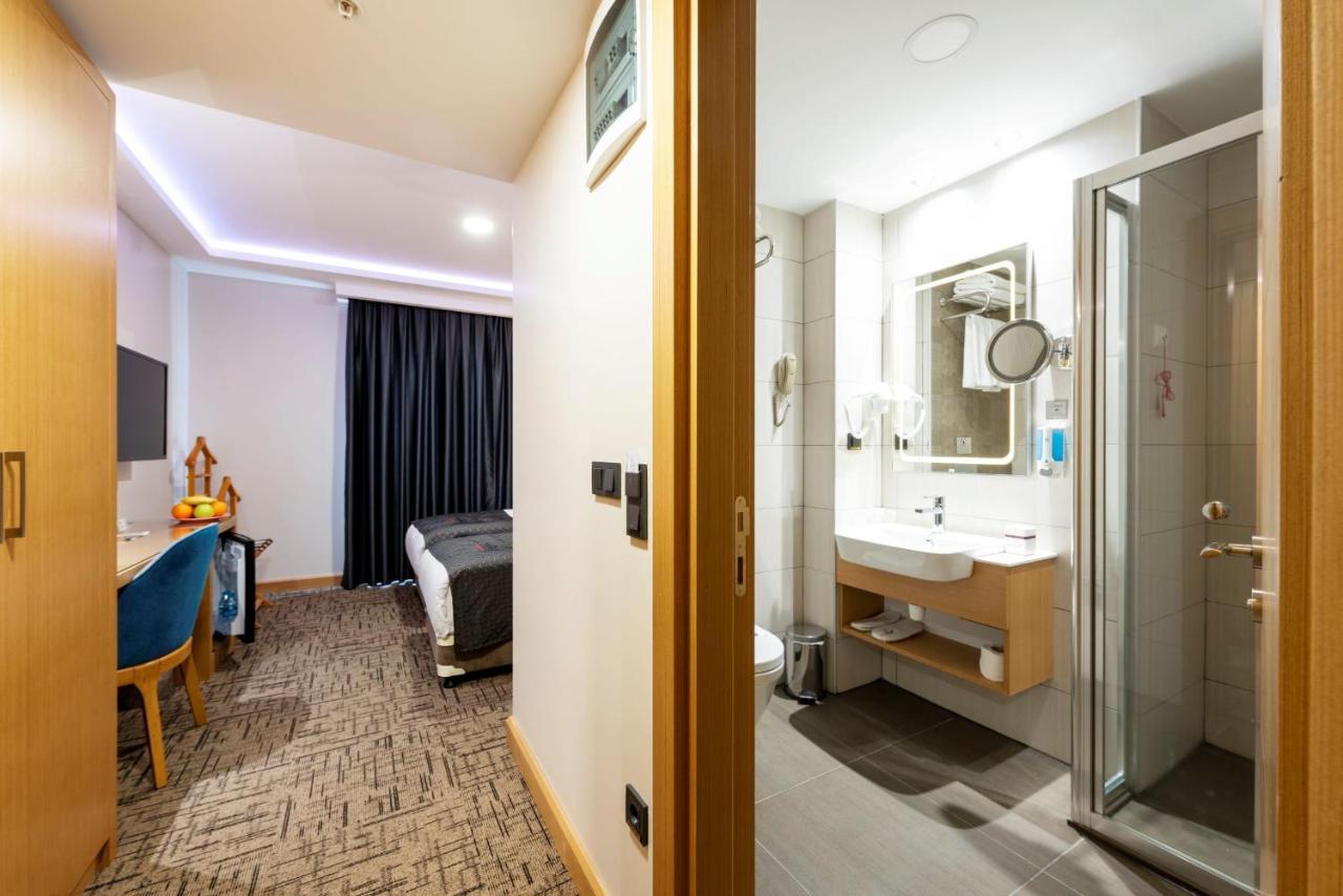Hotel Boursier 2 & Istambul