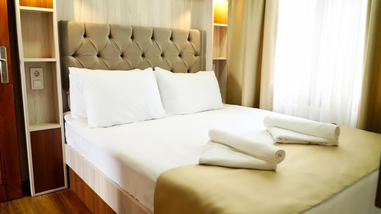 Hotel Qonaq & 3*