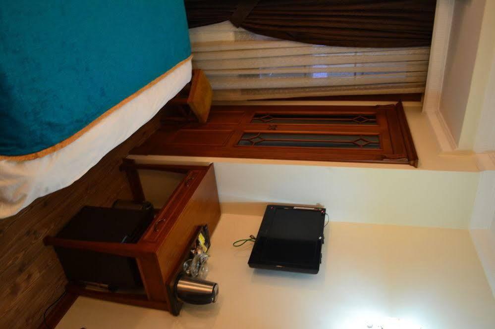 Hotel Blue