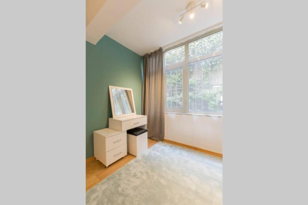 Centrally Located Huge In Cihangir Apartment *